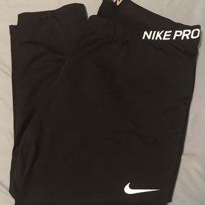 Nike Pro High Waisted Cropped Leggings - 3x